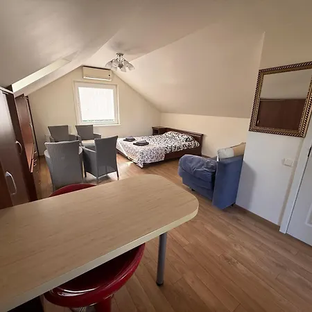 Antras Namo Aukstas, Palangoje - Atskiras Iejimas *