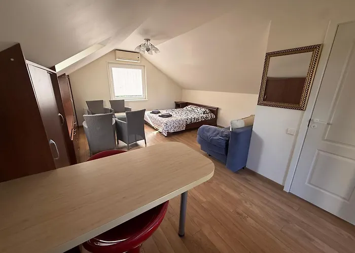 Antras Namo Aukstas, Palangoje - Atskiras Iejimas *